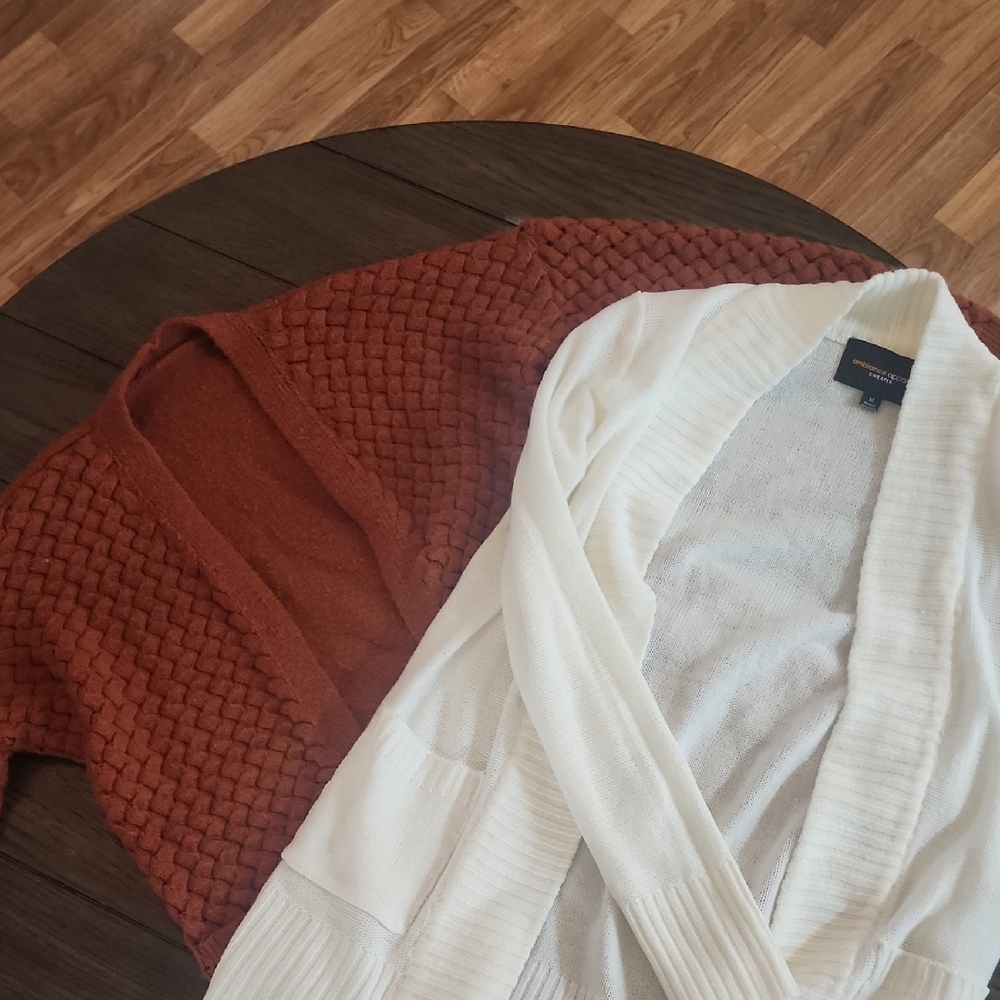 Women's White and Orange Sweater Set (2)